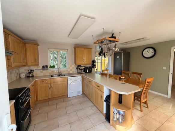 Kitchen/Dinning room