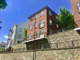 16, Meadow Bank, Neath SA10 6FJ