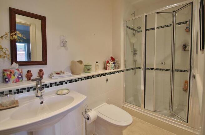 En-suite Shower.JPG