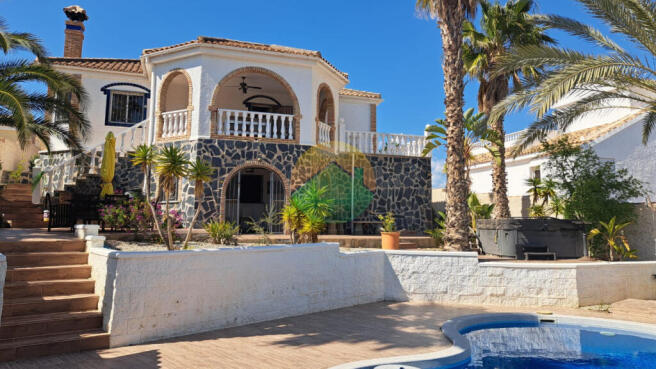 5 Bedroom Detached Villa For Sale-CID100-1