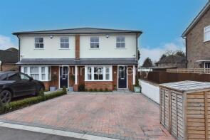 26, Dugdale Hill Lane, Potters Bar EN6 2DW