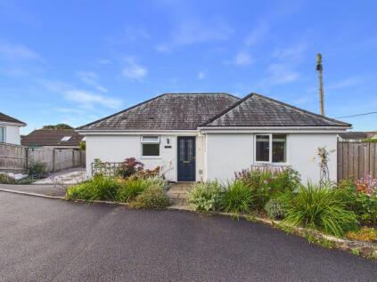 Passage Hill, Falmouth - Spacious detached bungalow