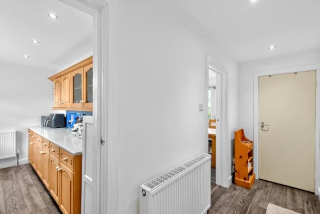 2 bed Flat for sale Image 12