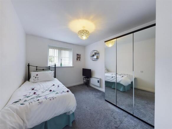 2 bed Apartment for sale Image 7