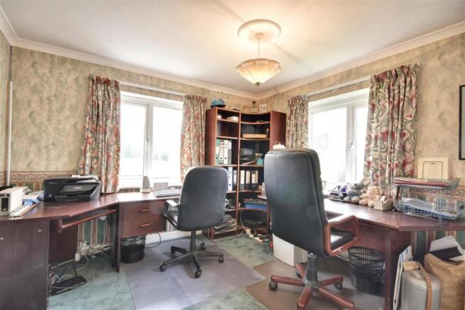 Bedroom / Office