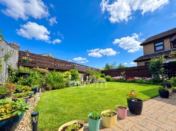 Glebe Court, Beith garden picture