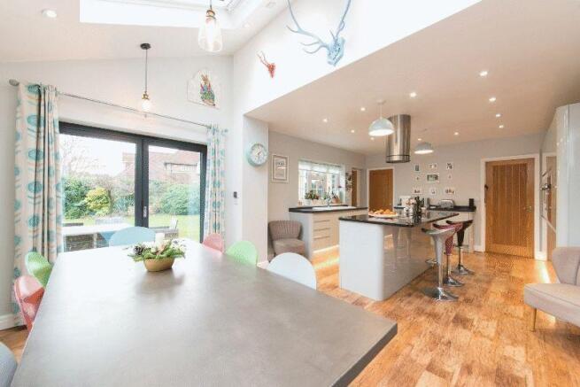 Kitchen / Brea...
