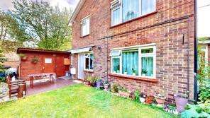 39, Eagle Avenue, Romford RM6 6NJ