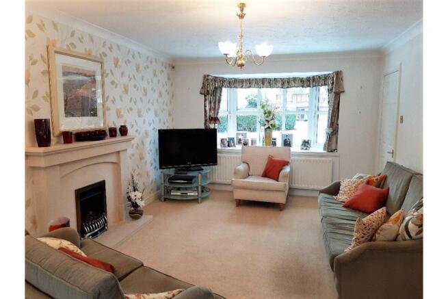 Lounge/Dining Room