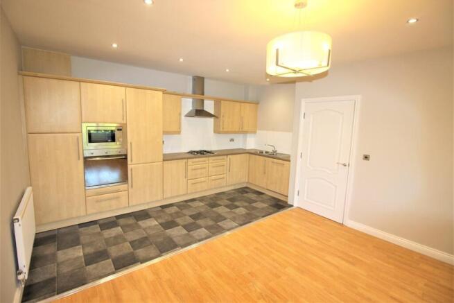 2 bed Flat for sale Image 4