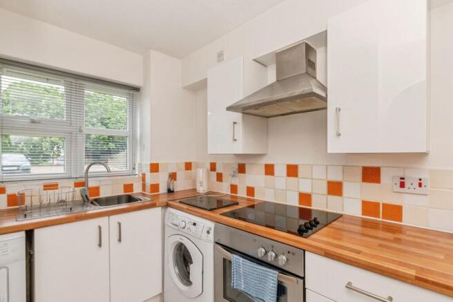 Ferro Road, Rainham, RM13 photo 4