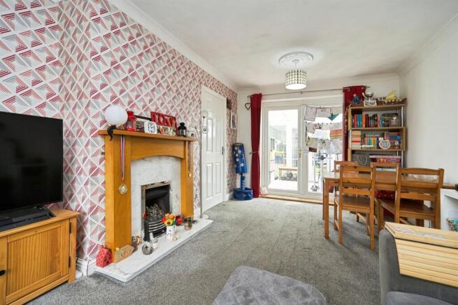 2 bed Semi-Detached for sale Image 5