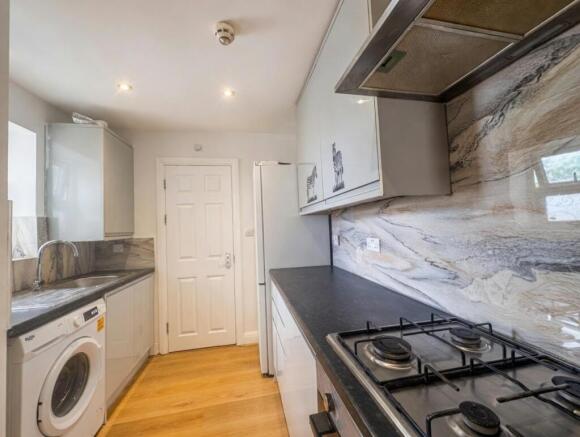 Kitchen 1.jpg