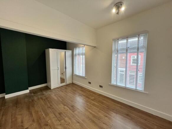 2 bed Terraced to rent Image 8
