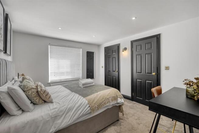 9 bed Semi-Detached for sale Image 11