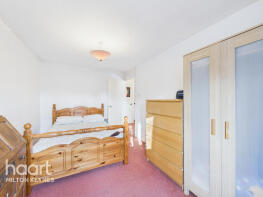 11, Warren Bank, Simpson, Milton Keynes MK6 3AQ