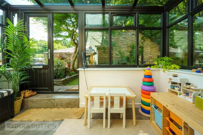 3 bed Terraced for sale Image 11