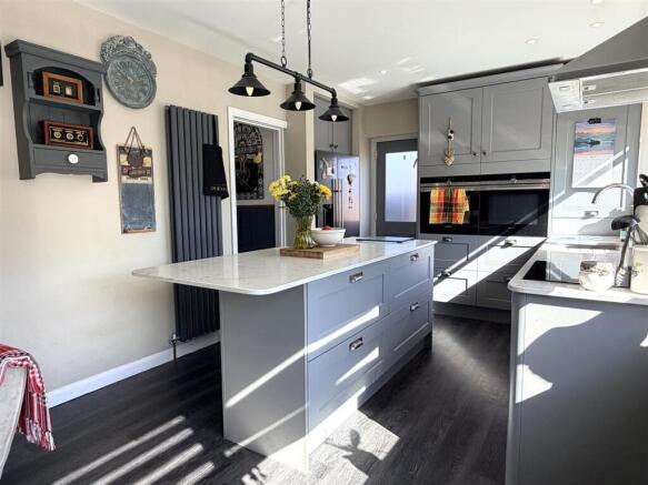 OPEN PLAN DINING KITCHEN