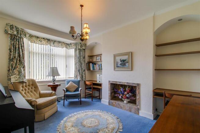 4 bed Semi-Detached for sale Image 6