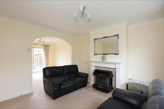 Lounge / Dining R...