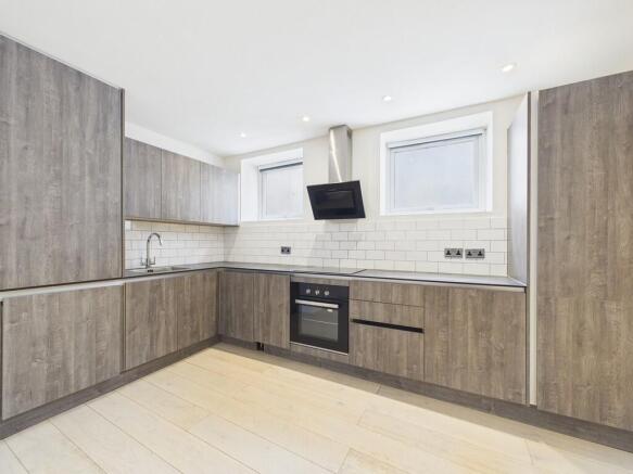 CAM04693G0-PR0109...