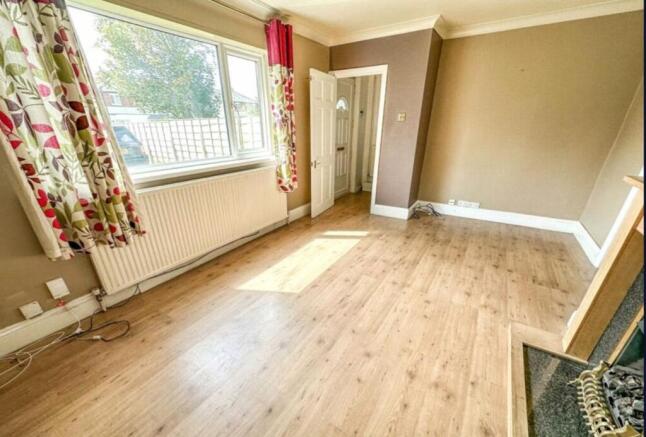 Living/Dining Room 2