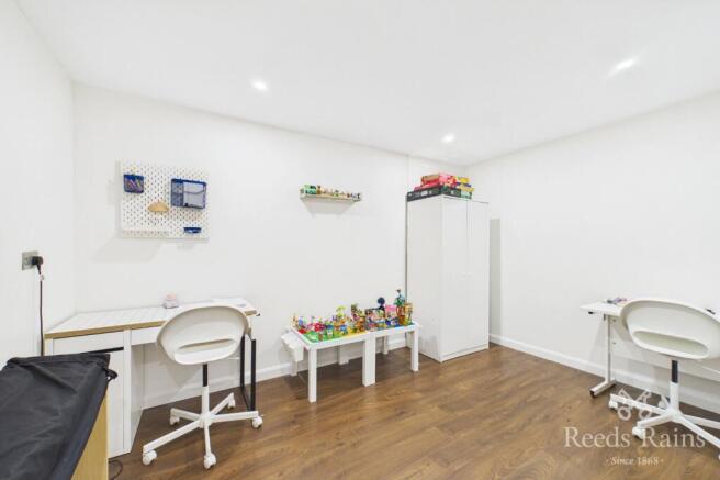 Weavers Close, Morley, Leeds, West Yorkshire, LS27 photo 4