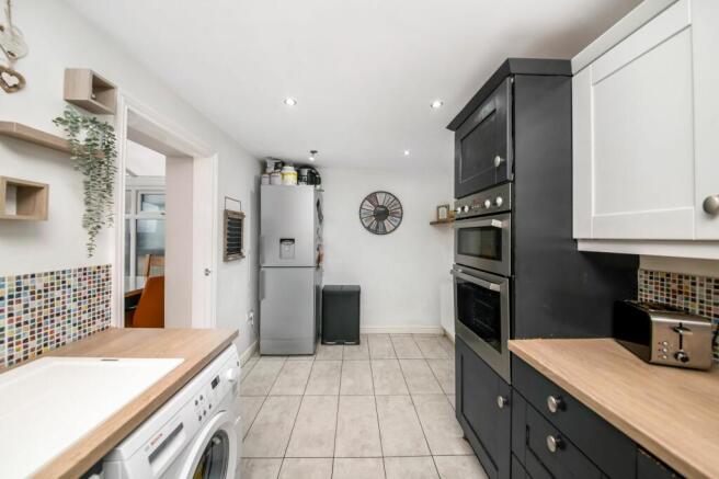 OPEN-PLAN DINING KITCHEN