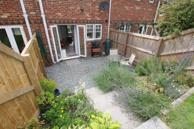 Photo 10