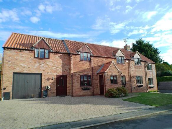 5-bed detached on Wimbishthorpe Close, Bottesford, NG13, £565,000