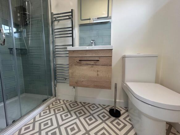 1 bed House Share to rent Image 5