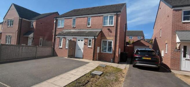 2 bed Semi-Detached for sale in pontefract