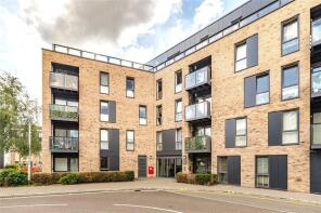 Flat 22, Newchapel House, Market Street, Addlestone KT15 2FZ