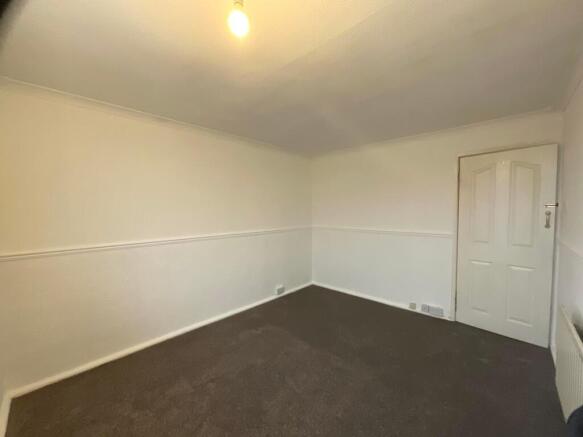 3 bed Terraced to rent Image 5