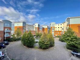 Flat 24, Parkham House, Reynolds Avenue, Redhill RH1 1TU
