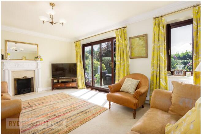 5 bed Detached for sale Image 5
