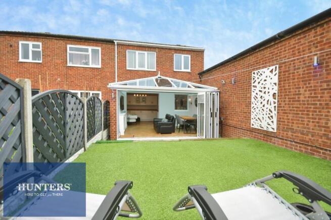 REAR GARDEN 03.jpg