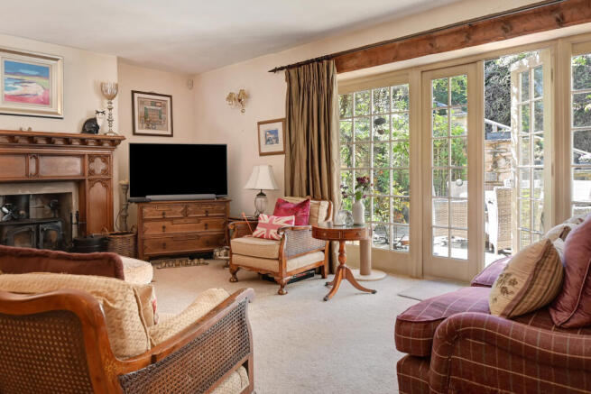 4 bed Semi-Detached for sale Image 4
