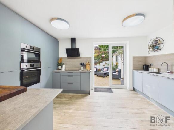 CAM03022G0-PR0242-STILL011.jpg