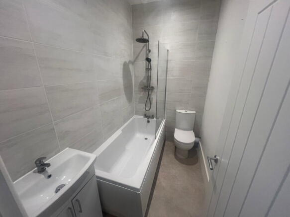 3 bed Terraced to rent Image 6