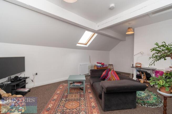 2 bed House to rent Image 4