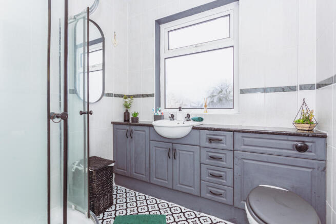 Family Shower Room