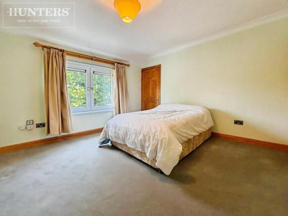 2 bed Semi-Detached for sale Image 8
