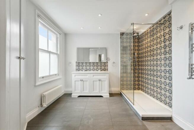 Heathfield Gardens, W4 - FOR SALE