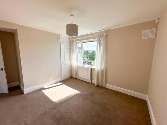 3 bed Semi-Detached for sale Image 10