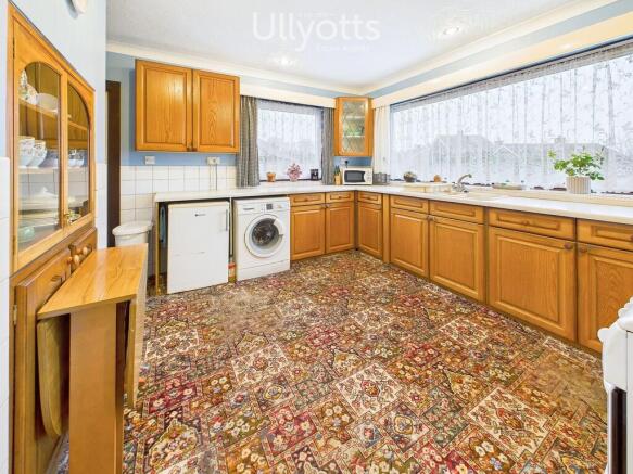 2 bed Detached Bungalow for sale Image 7