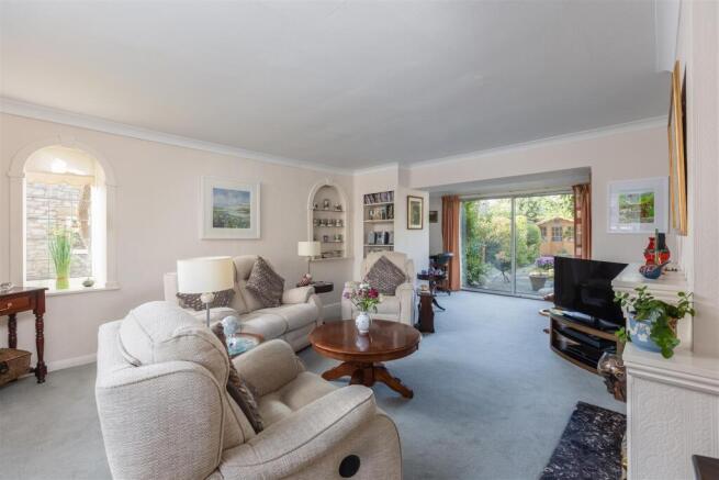 Barnstone House Sitting Room-1.jpg