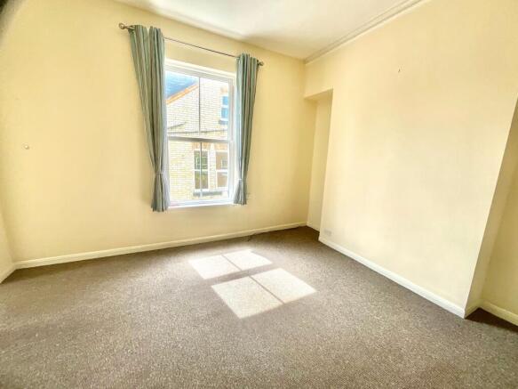 1 bed Flat to rent Image 11