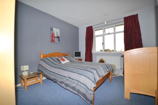 bed2.jpg