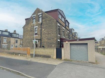 Burnett Place, Marshfields, Bradford, BD5